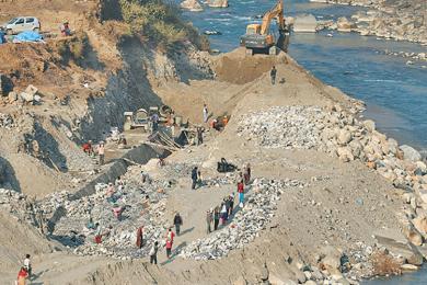 महाकालीको क्षति रोक्न सक्रियता