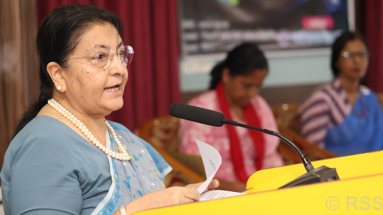 राज्यको चौथो अङ्गमा महिलाको पहुँच र भूमिका अझै न्यून : पूर्वराष्ट्रपति भण्डारी