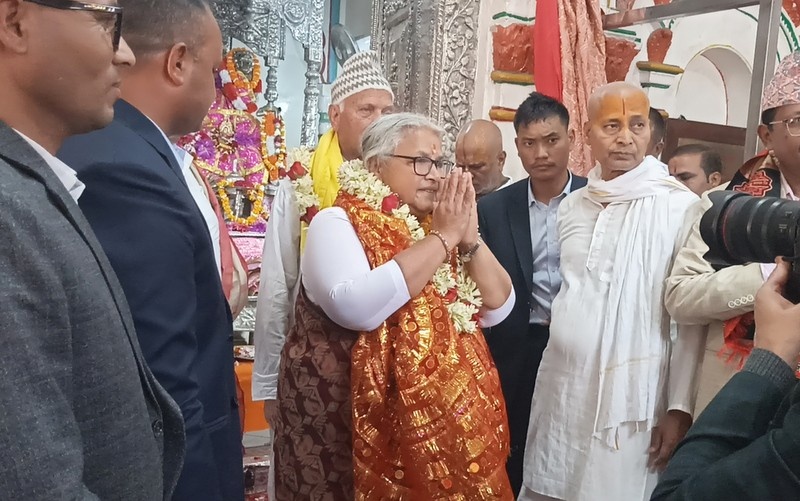 जनकपुर पुगेर प्रधानमन्त्रीले गरिन् जानकीको दर्शन