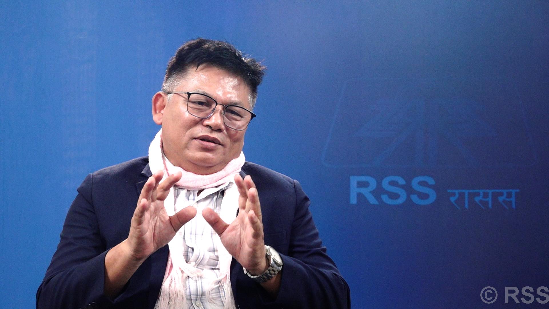 बाँझो जमिनमा माछा खेती गरौँ, युवा पलायन रोकौँ : प्रोफेसर भुजेल