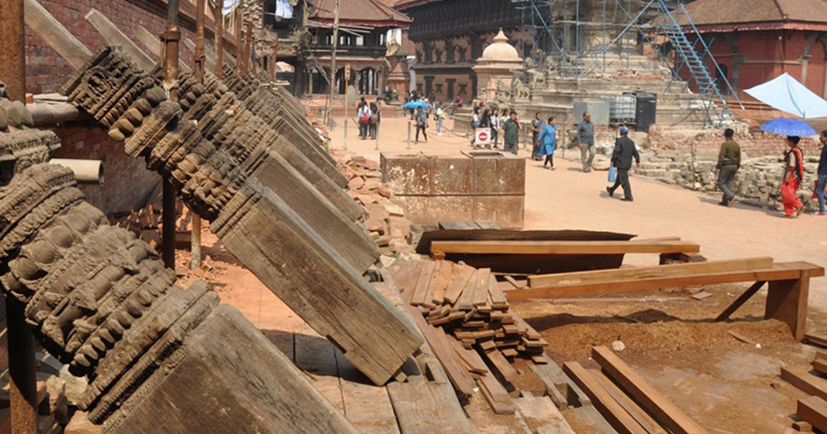 भूकम्पको एक दशकः भत्किएका संरचना पुनर्निर्माणको प्रतीक्षामा