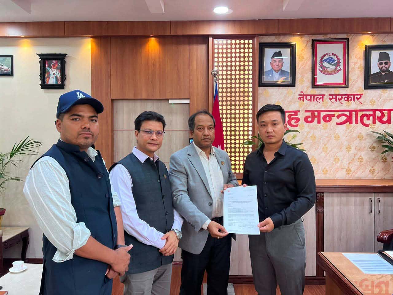 सुनसरी घटनामा सुरक्षा अधिकारीमाथि छानबिन र कारबाही गर्न सांसद दीपक साहको माग