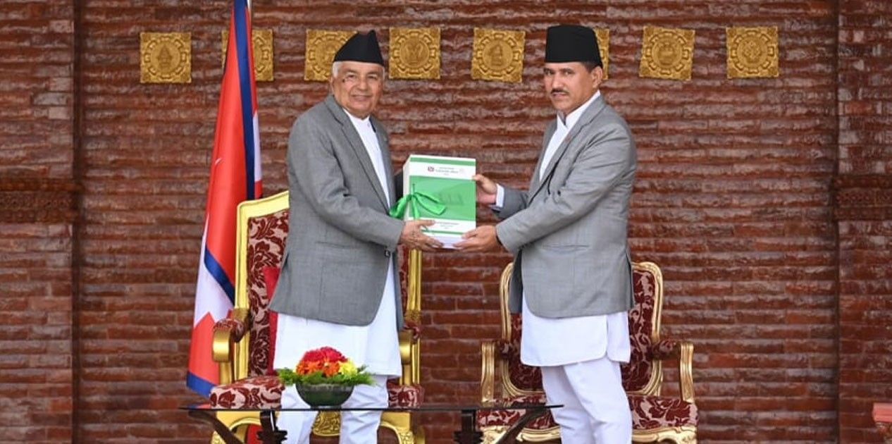 महालेखापरीक्षकको वार्षिक प्रतिवेदन राष्ट्रपति पौडेलसमक्ष पेश