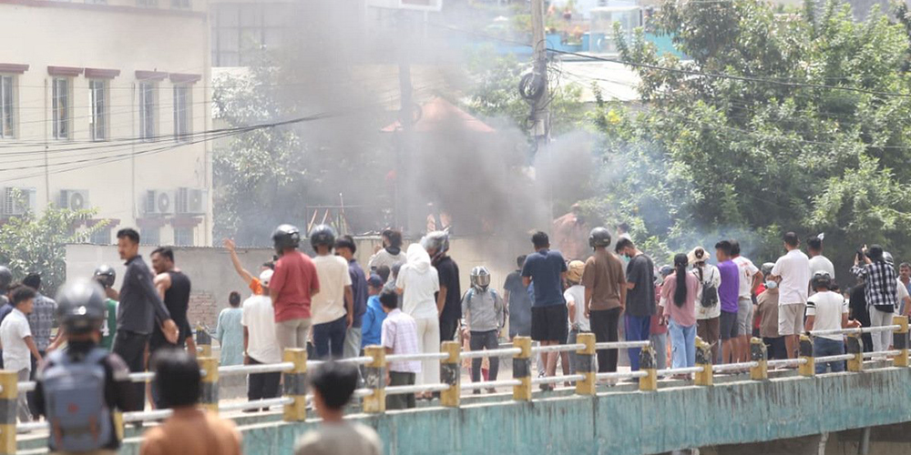 एमाले पार्टी कार्यालयमा आगजनी र तोडफोड
