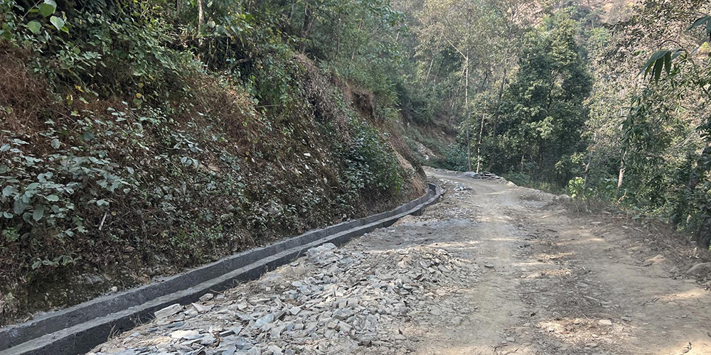 ट्रयाक खुलेको १५ वर्षपछि ग्रामीण सडक स्तरोन्नति