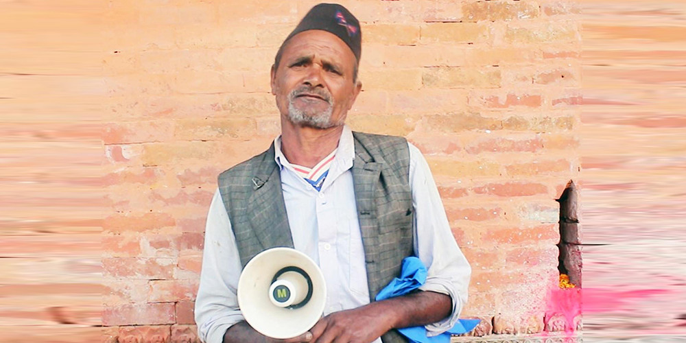 तीन पुस्तादेखिको कटुवाल पेसा धान्दै मनबहादुर