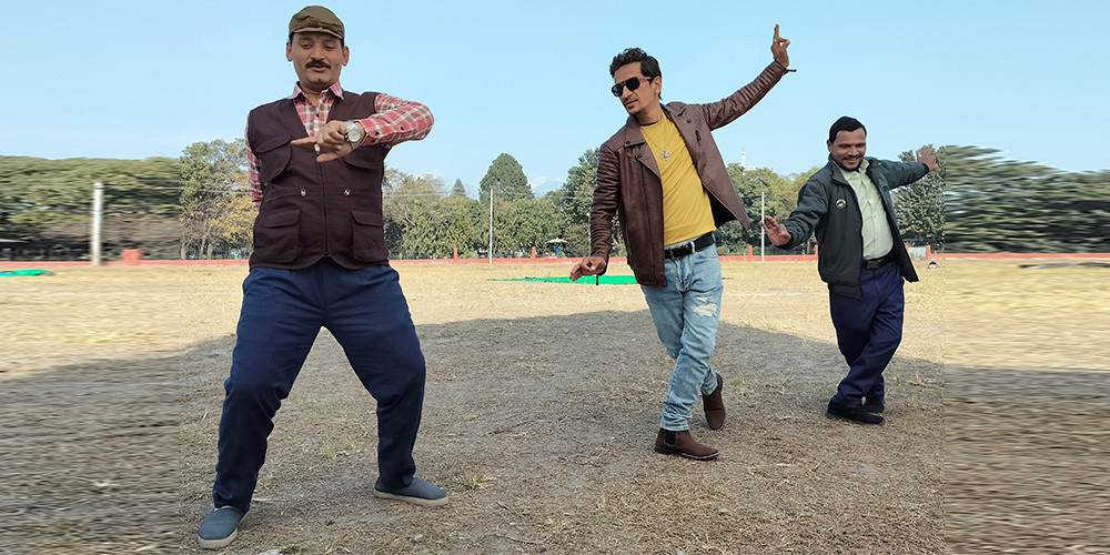 नृत्य सिक्दै अभिनेता
