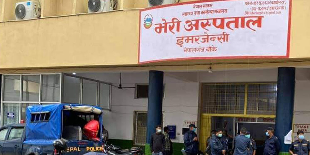 महामारीसँगै आक्रमण झेल्दै छन् नेपालगञ्जका स्वास्थ्यकर्मी