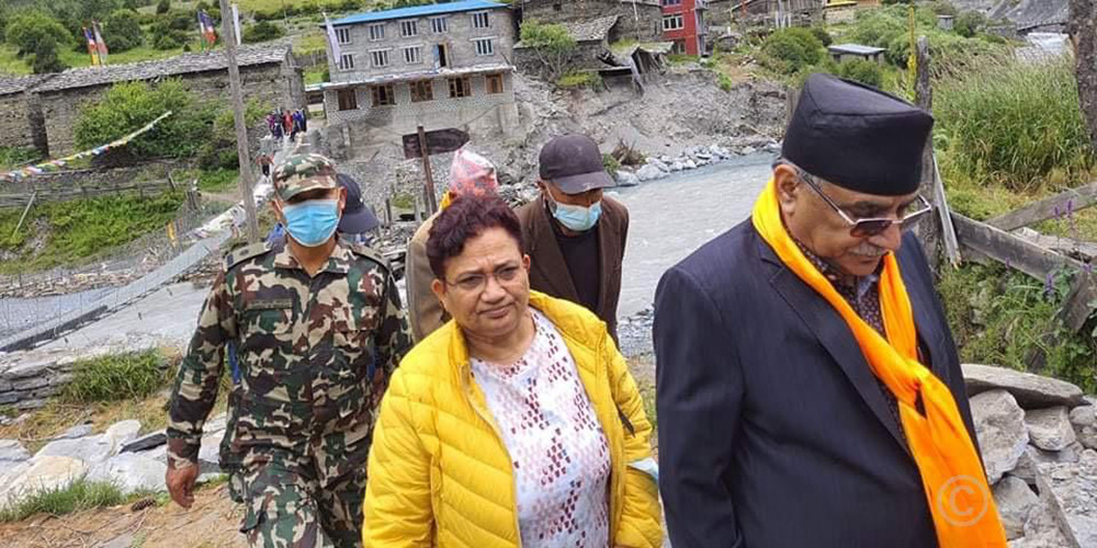 पूर्वप्रधानमन्त्री प्रचण्ड र उर्जामन्त्री भुसालसहितको टोली मनाङमा