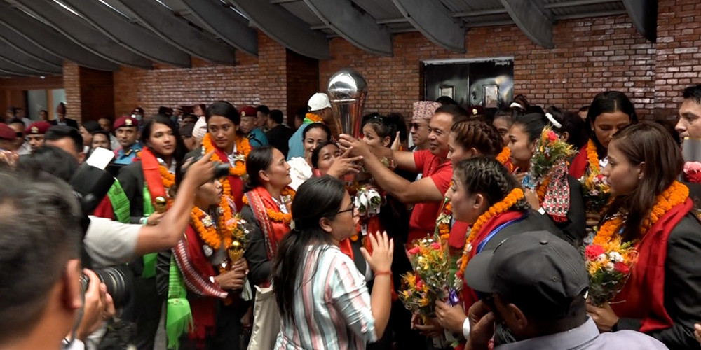 काभा महिला भलिबलको उपाधि जितेको पुलिस क्लब स्वदेश फिर्ता, विमानस्थलमा खुसीयाली