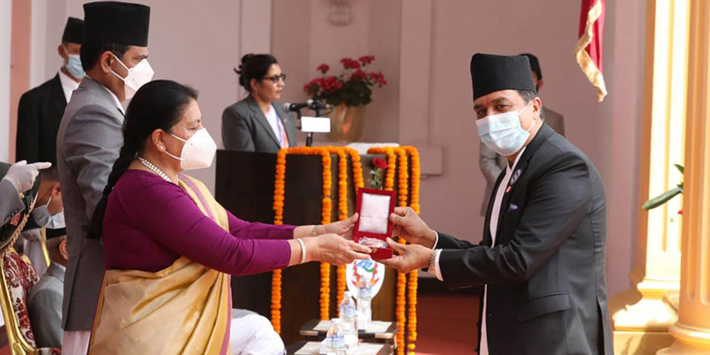 उद्यमी चन्द्र ढकाल कीर्तिमय राष्ट्रदीप (चतुर्थ)बाट विभूषित
