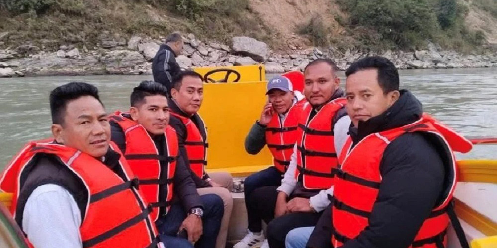 पर्यटकीयस्थल दोलालघाटमा मोटरबोट परीक्षण