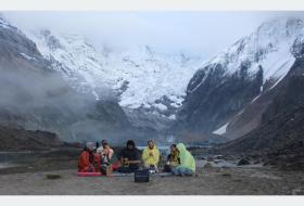अन्नपूर्ण हिमालको आधार शिविरमा गुञ्जियो ‘फ्रान्सेली सङ्गीत’