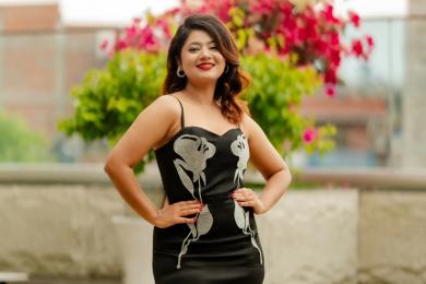 ‘समर लुक्स’मा खुलेकी केकी