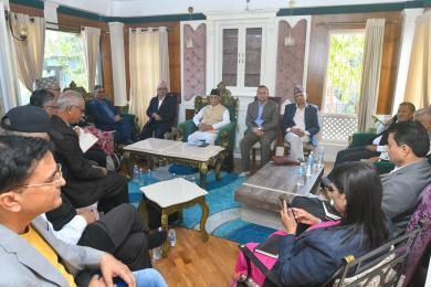 एमाले सचिवालय बैठक बस्दै