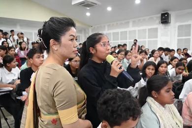 ‘हेल्लो गृष्मा, तिम्रो एसइई कस्तो हुँदैछ ?’