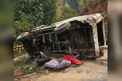 भारतीय तीर्थयात्री सवार जीप प्युठानमा दुर्घटना : एकको मृत्यु, २० जना घाइते