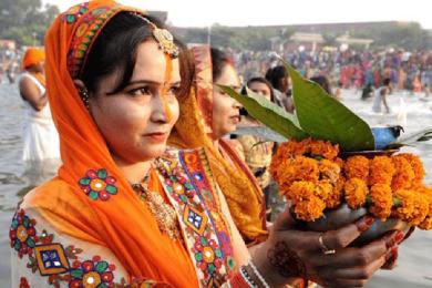 उदाउँदो सूर्यलाई अर्घ्य दिँदै वासन्ती छठ सम्पन्न