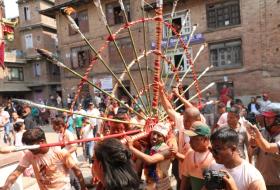 आज मध्यपुरथिमिमा जिब्रो छेड्ने जात्रा, नगर परिक्रमा गरिँदै