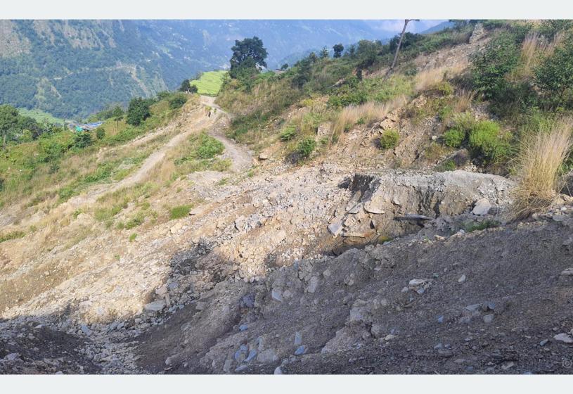 प्रदेश गौरबका दुई सडक योजनाको काम अगाडि बढेन