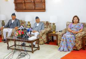 प्रधानमन्त्री ओली स्वदेश फिर्ता
