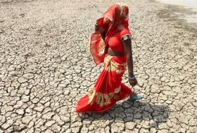 अत्यधिक गर्मीपछि भारतमा ‘रेड अलर्ट’ जारी, बालबालिका र वृद्धवृद्धाकाे स्वास्थ्यमा समस्या