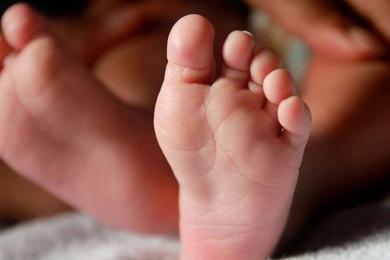 लिचीको दाना अड्किएर छ महिने बालकको मृत्यु